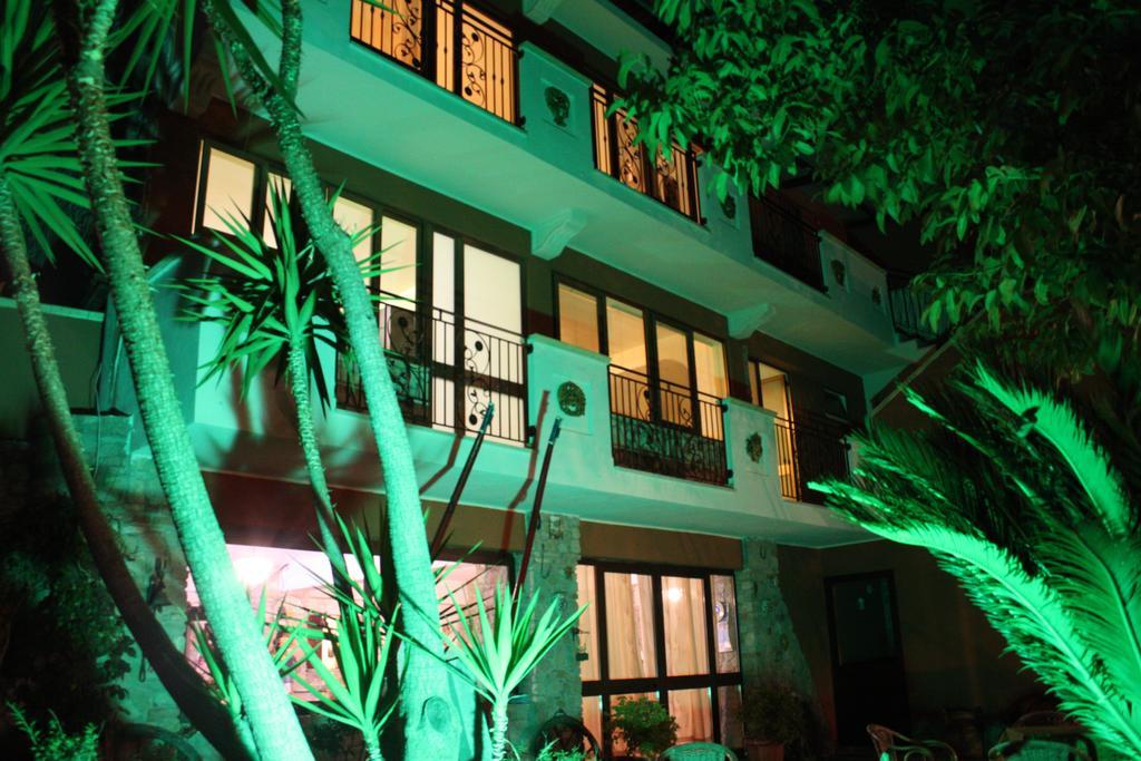 B&B Il Giardino Delle Meraviglie Melito di Porto Salvo Kültér fotó